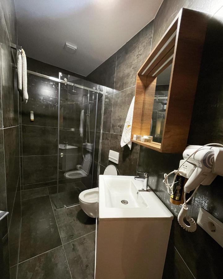 Grand Jnk Boutique Hotel Kukes Екстер'єр фото