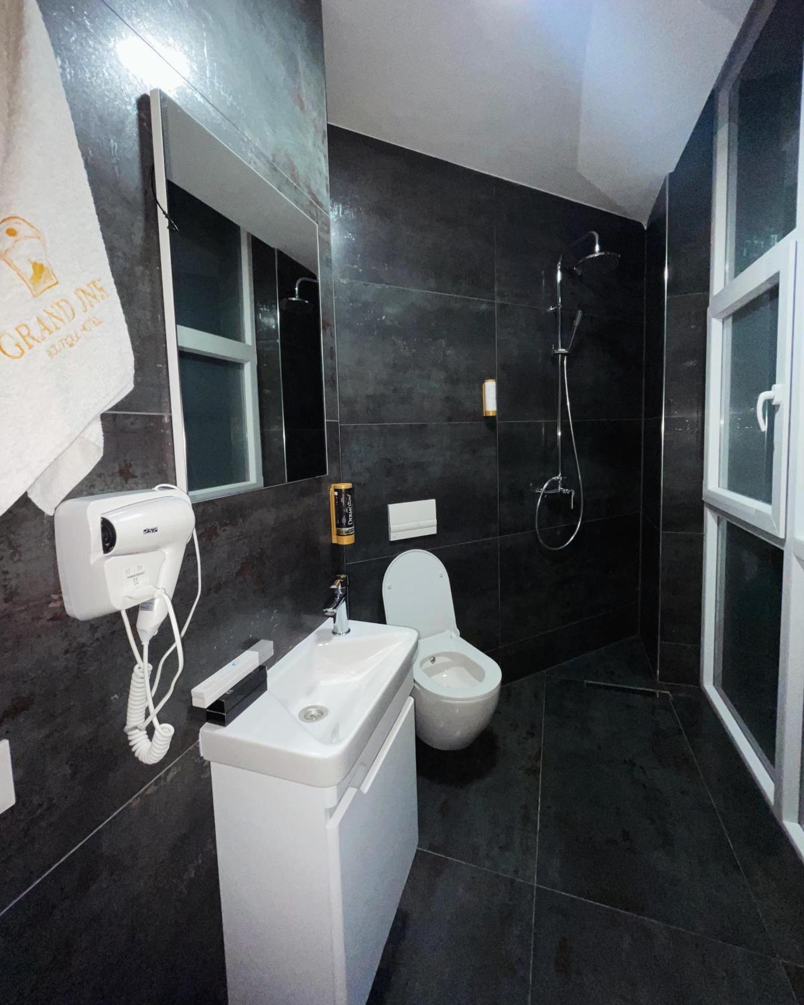 Grand Jnk Boutique Hotel Kukes Екстер'єр фото