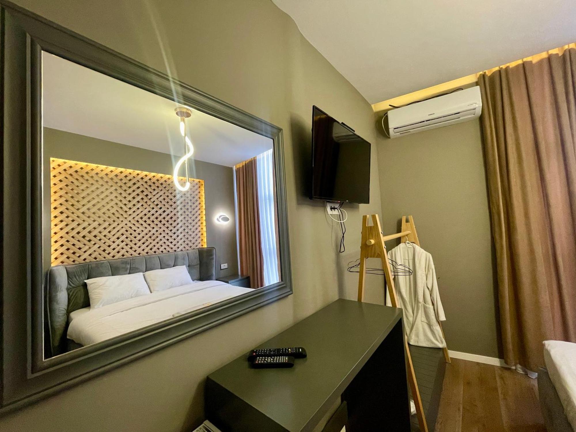 Grand Jnk Boutique Hotel Kukes Екстер'єр фото