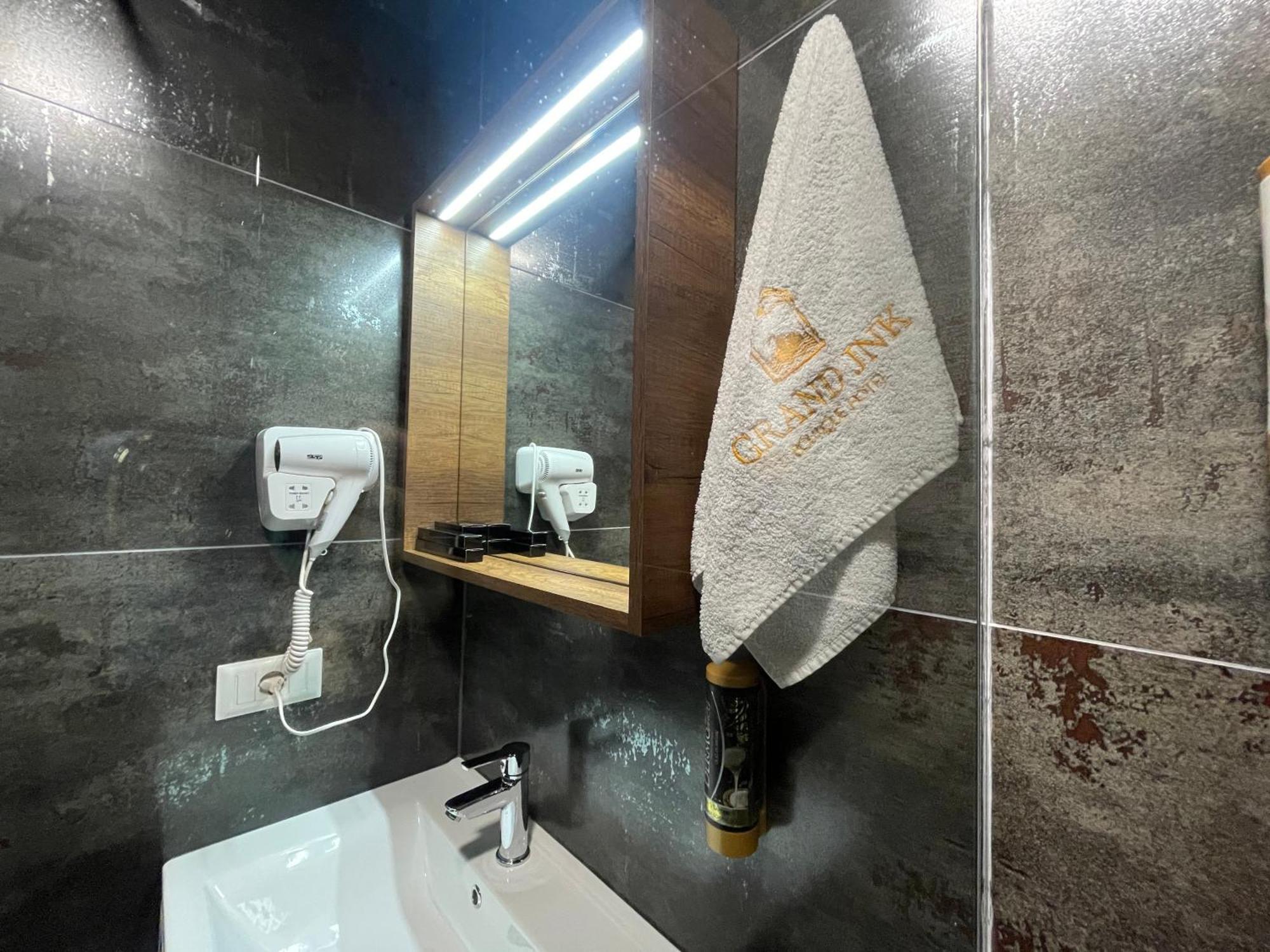 Grand Jnk Boutique Hotel Kukes Екстер'єр фото